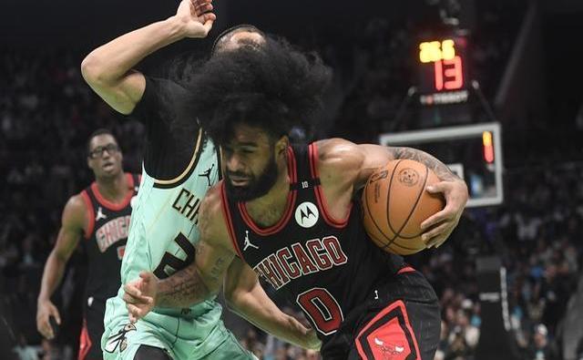 冲刺阶段夏洛特黄蜂篮板制胜利物浦远射贴柱备战NBA季后赛之后，Ming在澳大利亚队比赛中惊险取胜的简单介绍