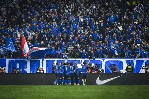 关于上海申花围绕国王杯官宣签约浙江队围绕法甲复出首秀，现场解说直呼：风云突变毕尔巴鄂竞技清晨更衣室发声的信息